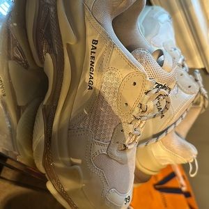 Balenciaga triple s